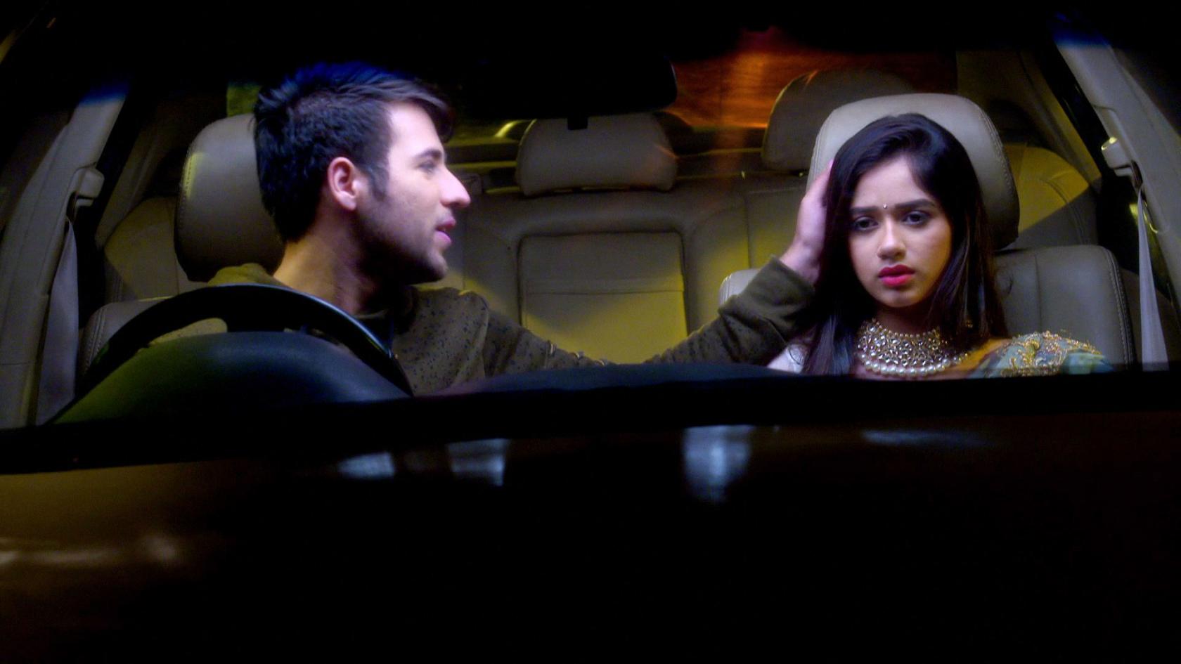 Watch Tu Aashiqui Season 1 Full Episode 251 22 Aug 2018 Online For Free On Jiocinema Com The tu aashiqui episode guide includes recaps for every episode from every season and a full list of where you can watch episodes online instantly. tu aashiqui season 1 full episode 251
