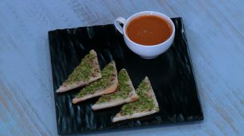 jiocinema - Cheese chilli toast and Gajar pulav