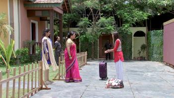 jiocinema - Vaidehi is thrown out of the Jagirdar house!