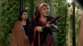 jiocinema - Gayathri rescues Anuja