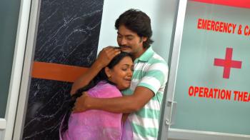jiocinema - Bhumika embraces Sanjay