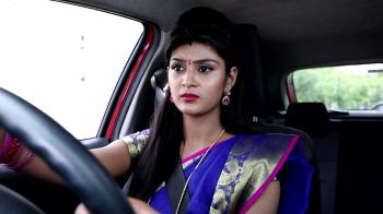 jiocinema - Shravani starts her driving lessons