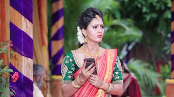 jiocinema - Shruthi finds Chandu's phone