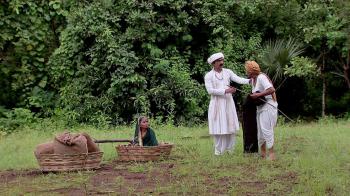 jiocinema - Tukaram's arrangement to help Manohar Bhat