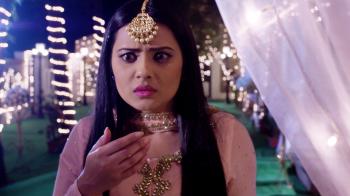 jiocinema - Anuja tries to save Rishi