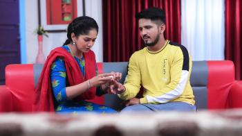 jiocinema - Geetha tends to Vijay's injury