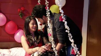 jiocinema - Akshay and Nandini consummate their marriage