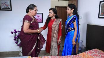 jiocinema - Dhanya and Vachana confront Ajji