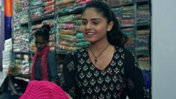 jiocinema - Raashi shops for Priyanka