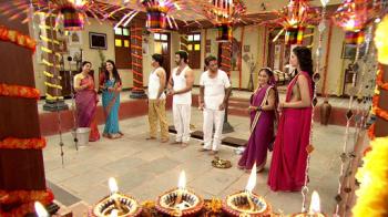 jiocinema - Sara celebrates Diwali with the Bhairavkars