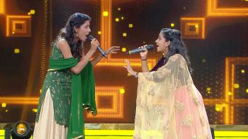 jiocinema - Swarali-Akshaya's iconic duet!