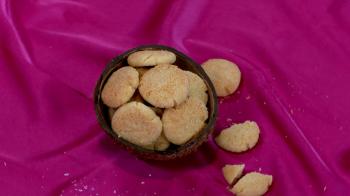 jiocinema - Coconut Cookie and Apple Tart