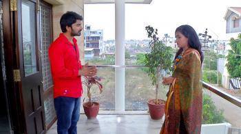 jiocinema - Arjun eases Bhumika's concerns