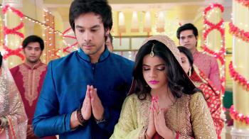 jiocinema - Thapki and Bihan do the aarti for Diwali Pooja