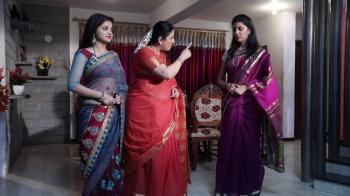 jiocinema - Mahalakshmi threatens Ragini