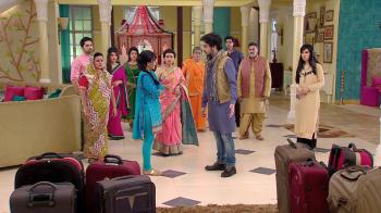 jiocinema - Thapki asks the Pandeys to vacate their house!