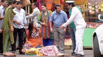 jiocinema - Anuja meets with an accident!
