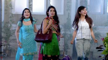 jiocinema - Anuja arrives at Rishi's house