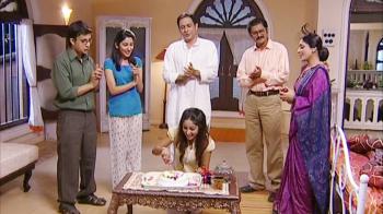 jiocinema - The family celebrates Nandini's birthday