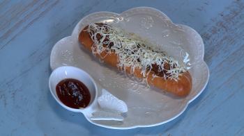 jiocinema - Desi hot dog and Custard halwo