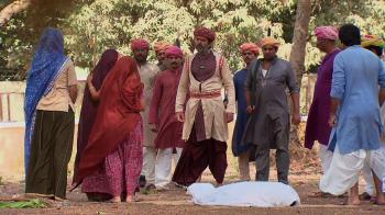 jiocinema - Kamli finds Gopal's body