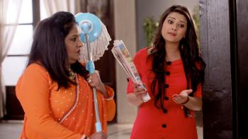 jiocinema - Tanuja forces Rano to do the household chores