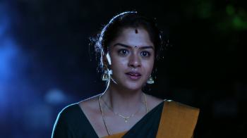 jiocinema - Nithya goes to meet Raghuvaran