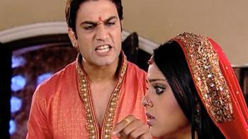 jiocinema - Vijay tries to influence Ammu