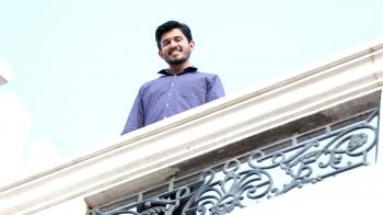 jiocinema - Will Dheeraj jump from terrace?