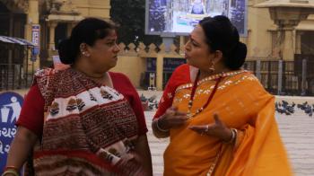 jiocinema - Chhaya and Suvarna search for Pintu
