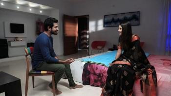 jiocinema - Raman asks Aradhana on a date