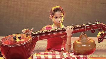 jiocinema - Charulatha's captivating performance