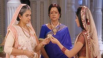jiocinema - Nandini's bangles are found