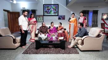 jiocinema - The family dissuades Chandu!
