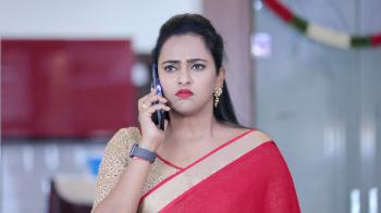jiocinema - Chandrika learns about Sannidhi's accident