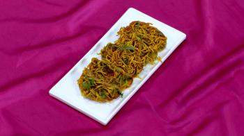 jiocinema - Taco Samosa and Noodles Bhajiya