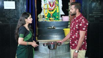 jiocinema - Arya-Maithili visit the temple