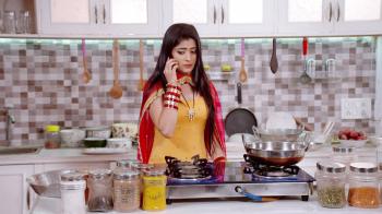 jiocinema - Anjali asks Simar for help
