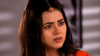 jiocinema - Kahini tells Shekhar about Yash's state