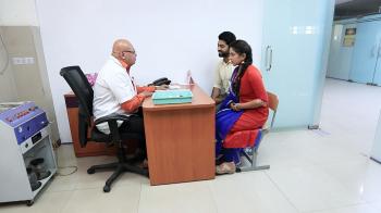 jiocinema - Chukki-Omkar visit the hospital