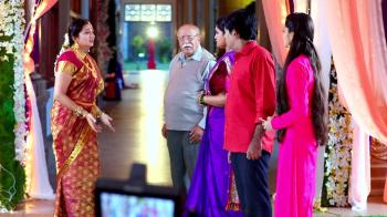 jiocinema - Shridhar's family confronts Vaidehi