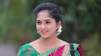 jiocinema - Geetha offers to help Vijay