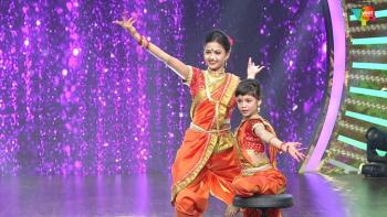 jiocinema - Deepali and Siddhi set the stage on fire!