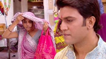 jiocinema - Ammu runs into Vijay in the market