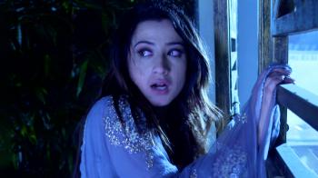 jiocinema - Aarohi escapes from Deep's clutches!