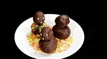 jiocinema - 'Chocolate Toy' and 'Mix Bhaji Appam'
