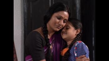 jiocinema - Ishvari and Ankita search Nirmala's room