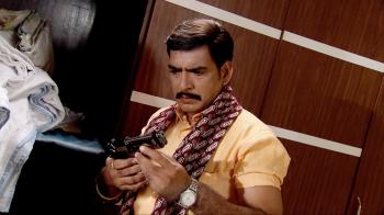 jiocinema - Raghu Kaka is startled to find a gun in Saili's room