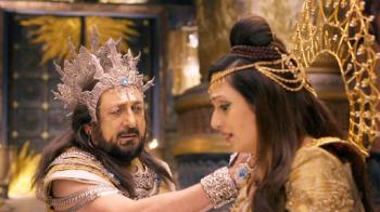 jiocinema - Chhaya learns about Shani's powers