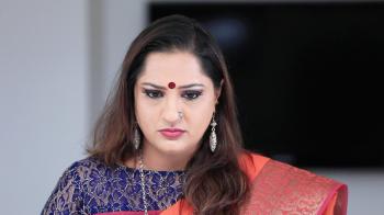 jiocinema - Sitara Devi lies to the family